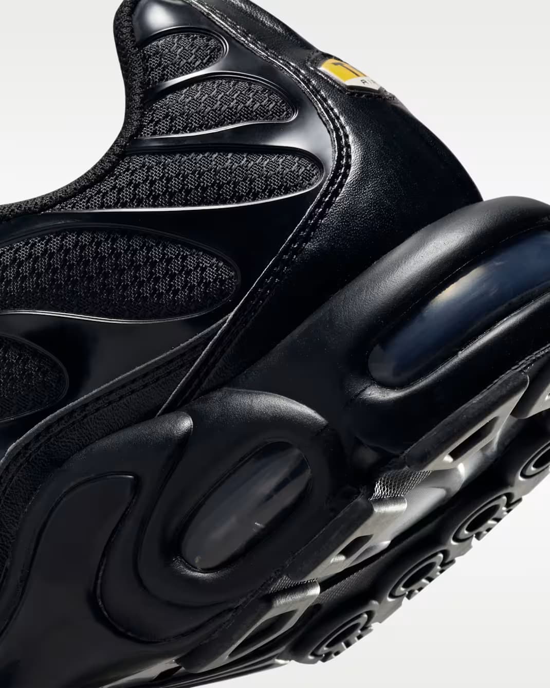Nike Air Max Plus TN — Midnight Mesh 7